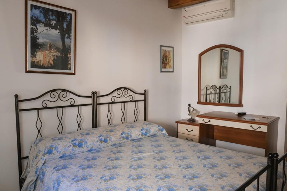 Bed, Bedroom, hair dresser, air conditioner