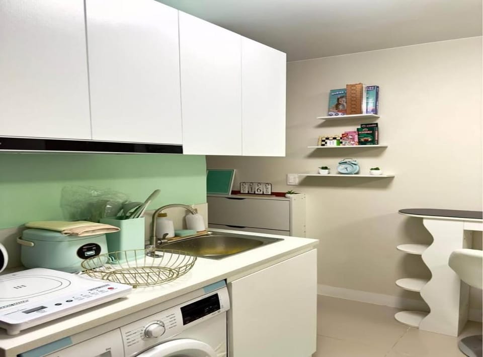 Kitchen or kitchenette, Communal kitchen