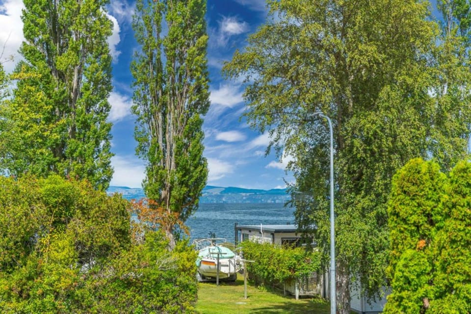 Day, Garden, Lake view