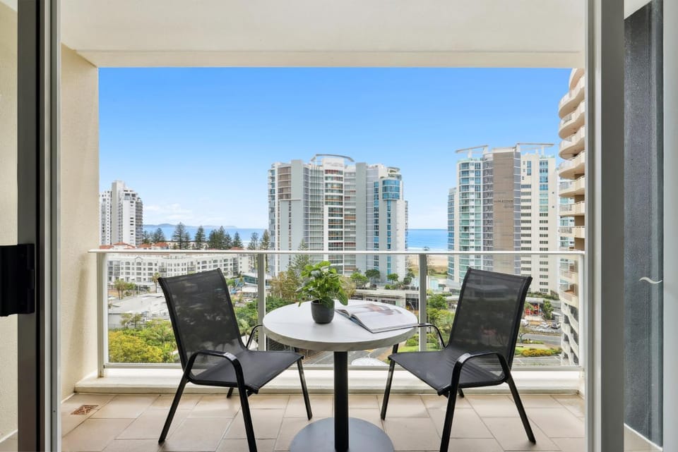 Coastal 1-Bed Escape Located in Twin Towns Apartment in Tweed Heads