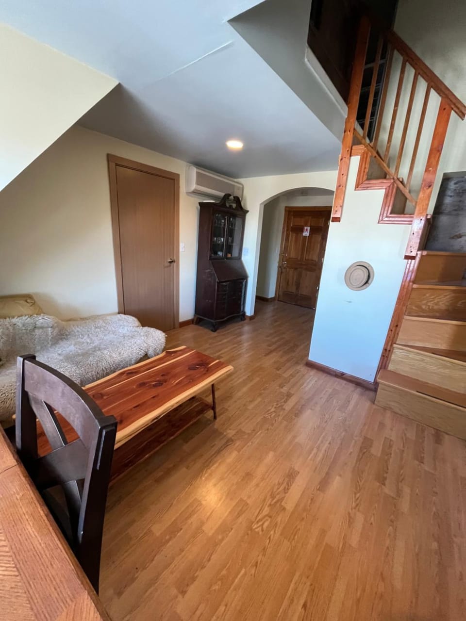Living room, Photo of the whole room