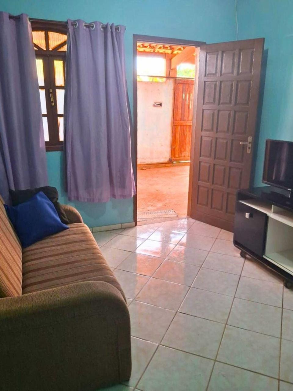 Communal lounge/ TV room, Living room, Seating area