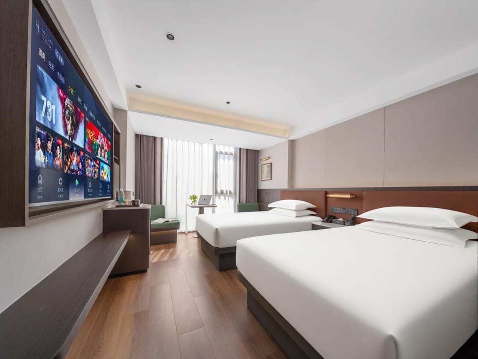 TV and multimedia, Photo of the whole room, Bedroom