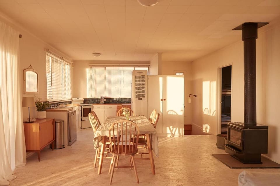 Kitchen or kitchenette, Other, Dining area