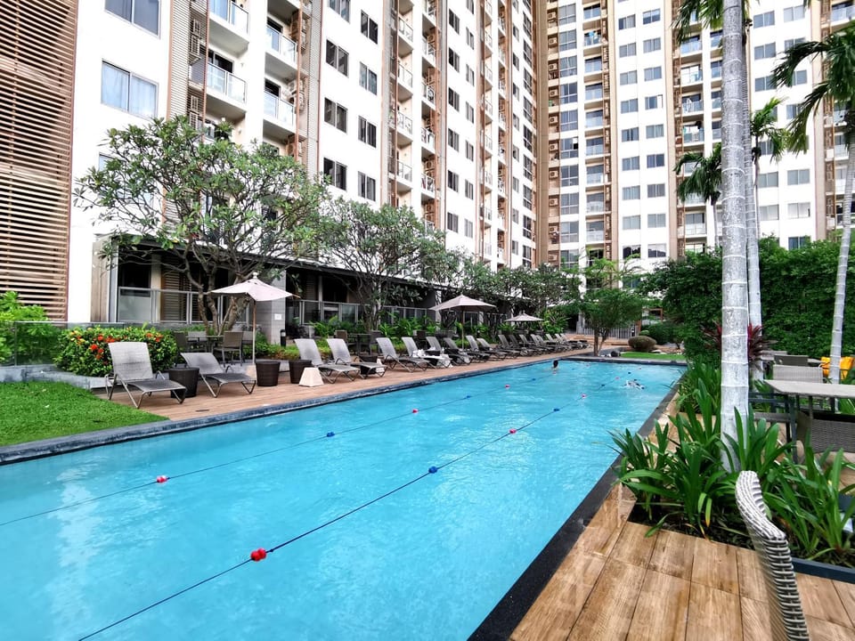 Garden, View (from property/room), Pool view, Swimming pool, sunbed