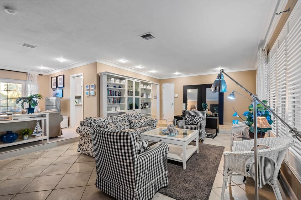 5 Bedroom Private Waterfront Villa with Pool and Dock Villa in Fort Lauderdale