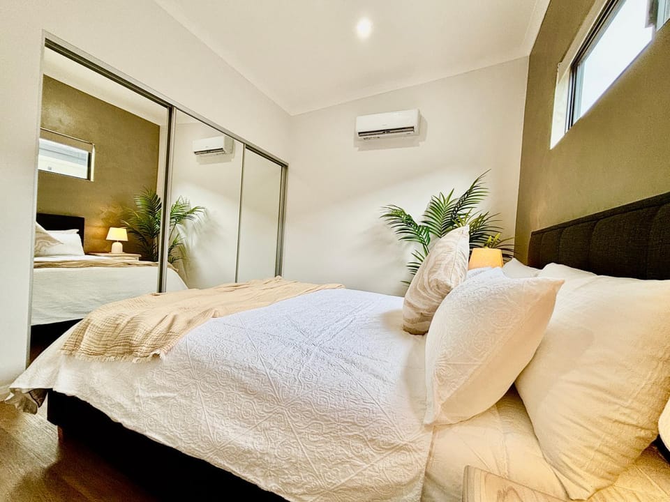 Bed, Bedroom