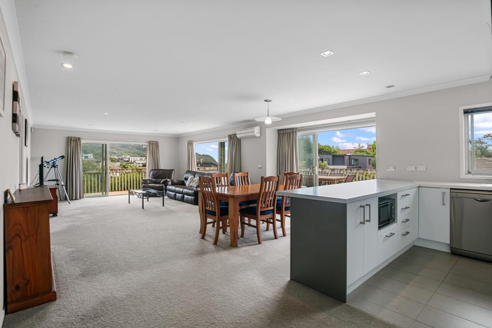 Kitchen or kitchenette, Living room, Dining area, dishwasher