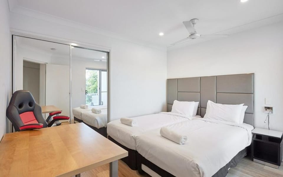 Comfort Two Bedroom Apartment in Heart Southport Apartment in Main Beach