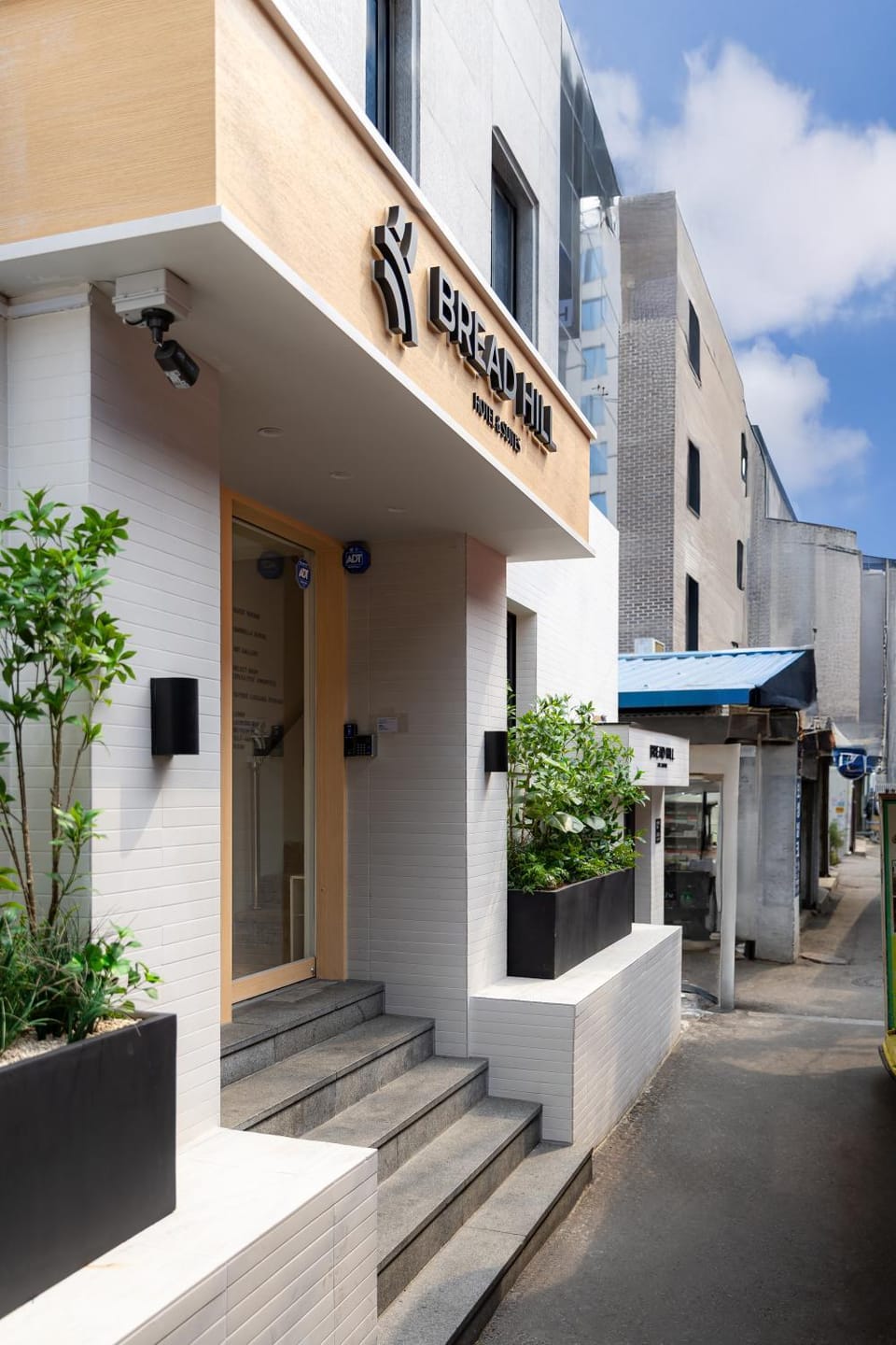 Property building, Day, Street view