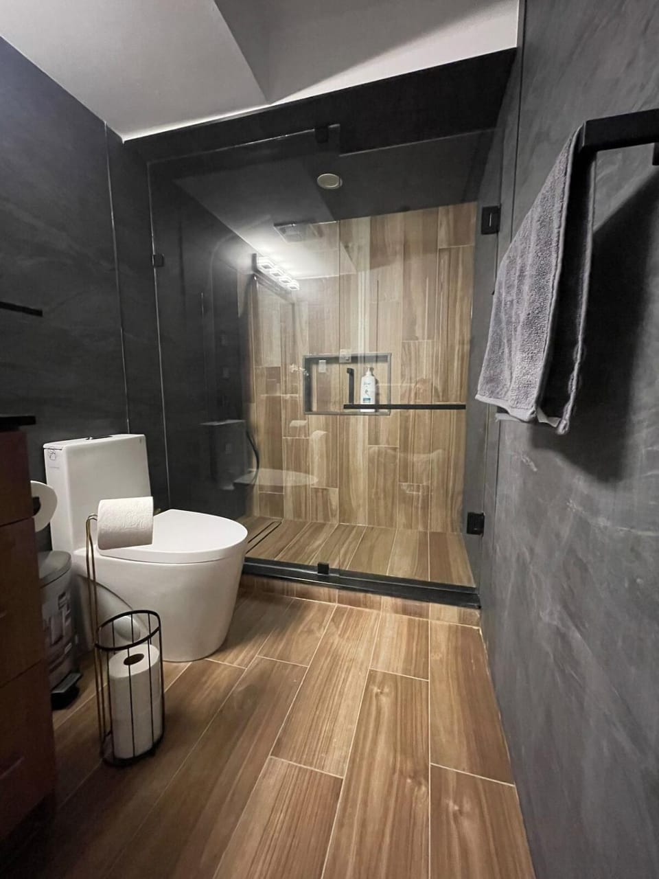 Stylish 2-Bedroom City Approved Basement Apartment Apartment in Milton