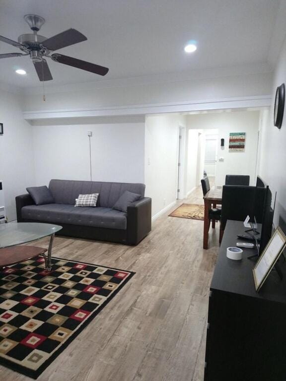 Vacation Unit is Available for Business and Family Trip Apartment in Long Beach