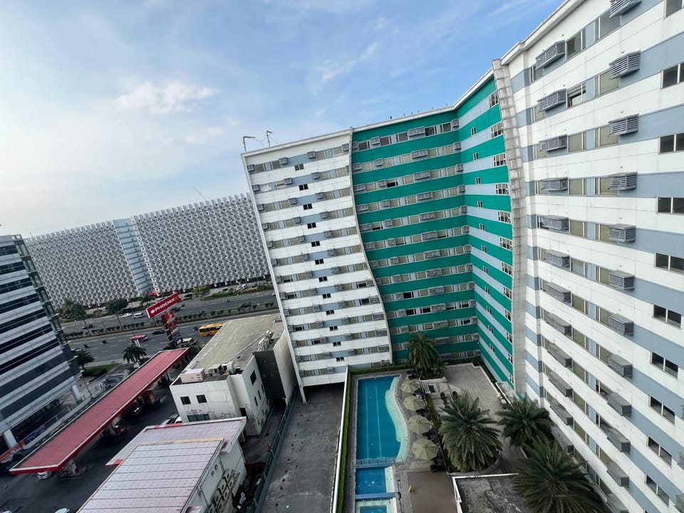 S Escape Bliss 1BR at S Residences Apartment hotel in Pasay