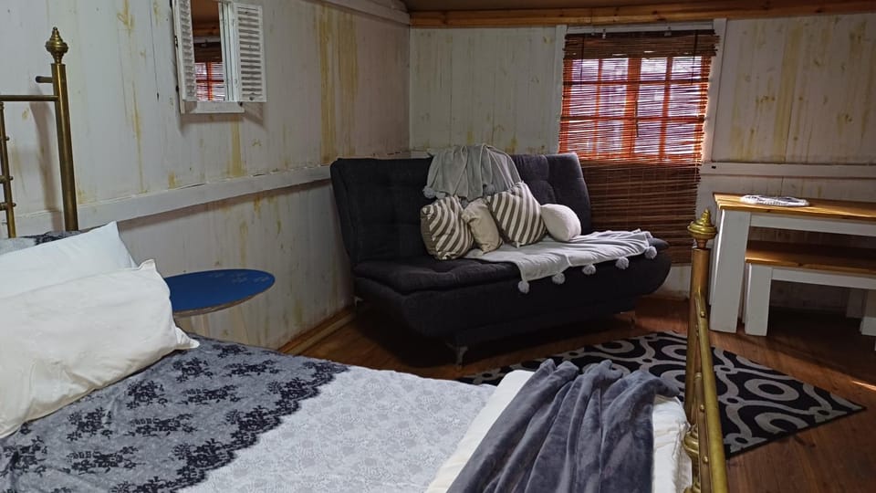 Wooden Creek Estate Backpackers Inn in Gauteng
