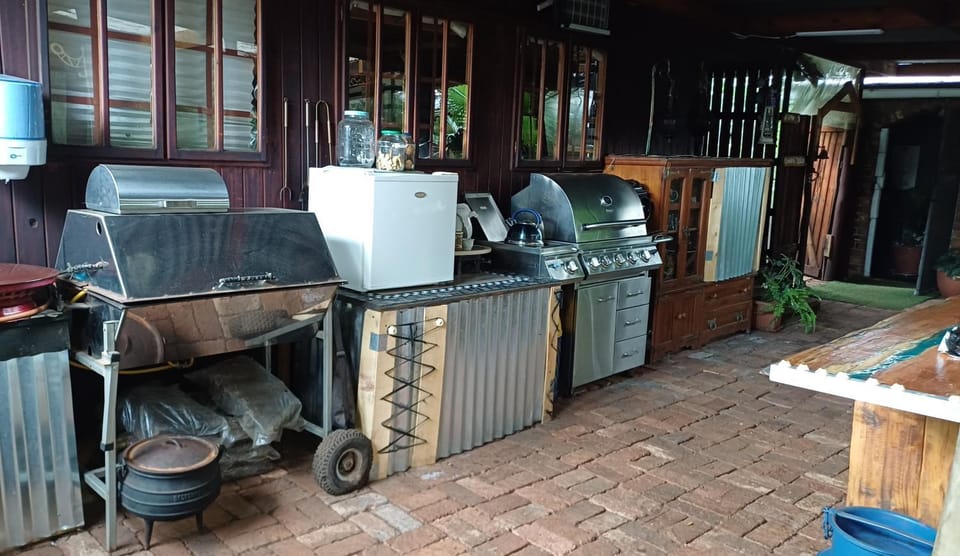 Wooden Creek Estate Backpackers Inn in Gauteng