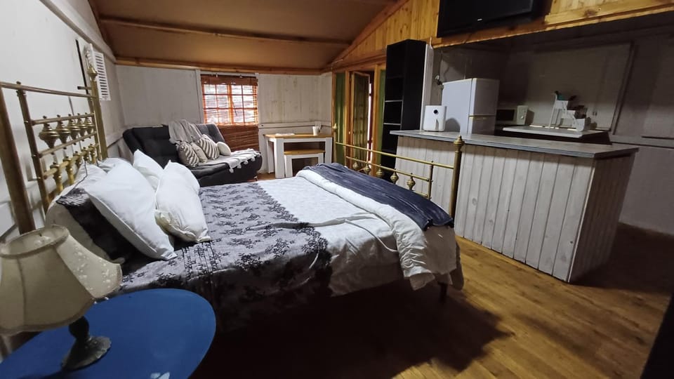 Wooden Creek Estate Backpackers Inn in Gauteng