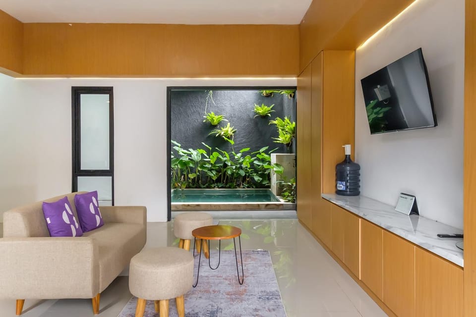 Communal lounge/ TV room, Living room