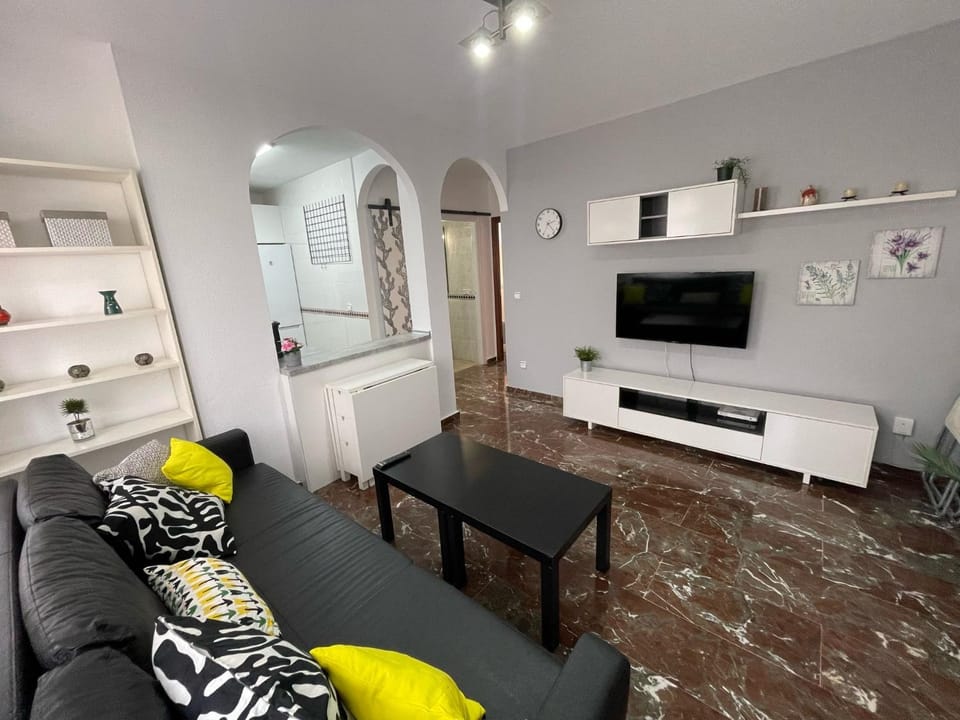 Communal lounge/ TV room, TV and multimedia, Living room, Seating area