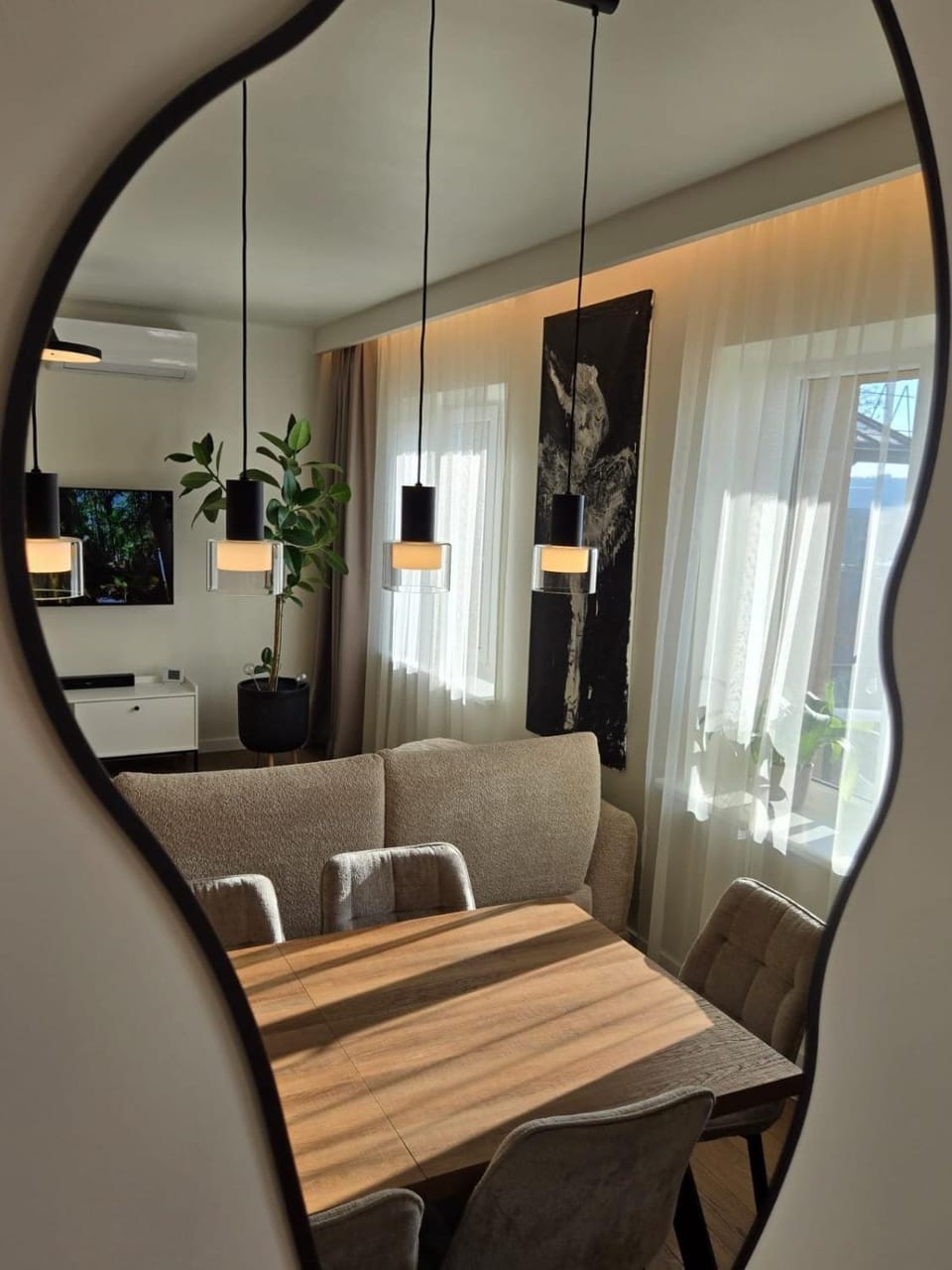 Living room, Seating area, Dining area