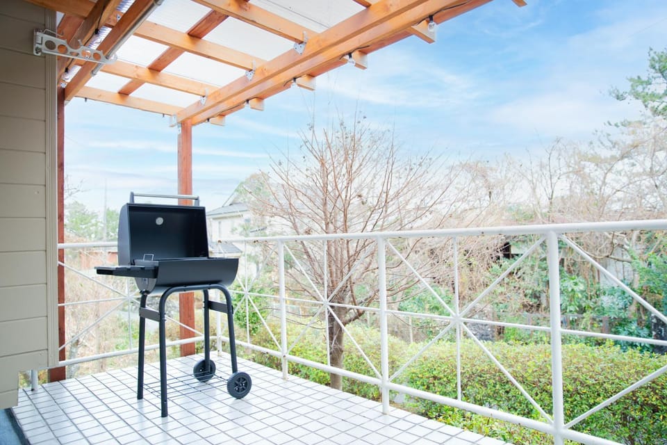 Patio, Day, BBQ facilities, View (from property/room), Balcony/Terrace
