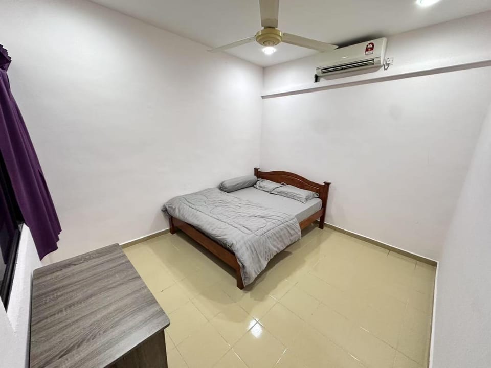 Bed, Photo of the whole room, Bedroom, air conditioner