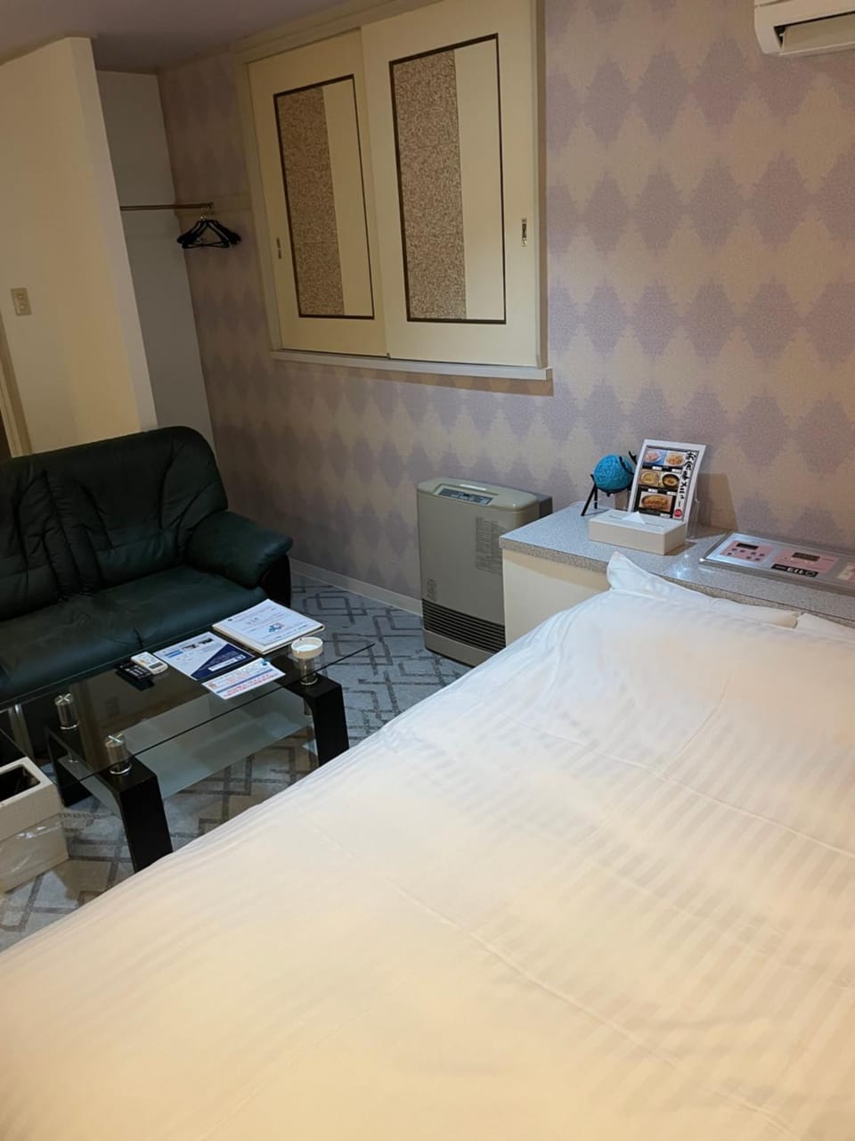 Bed, Living room, Photo of the whole room