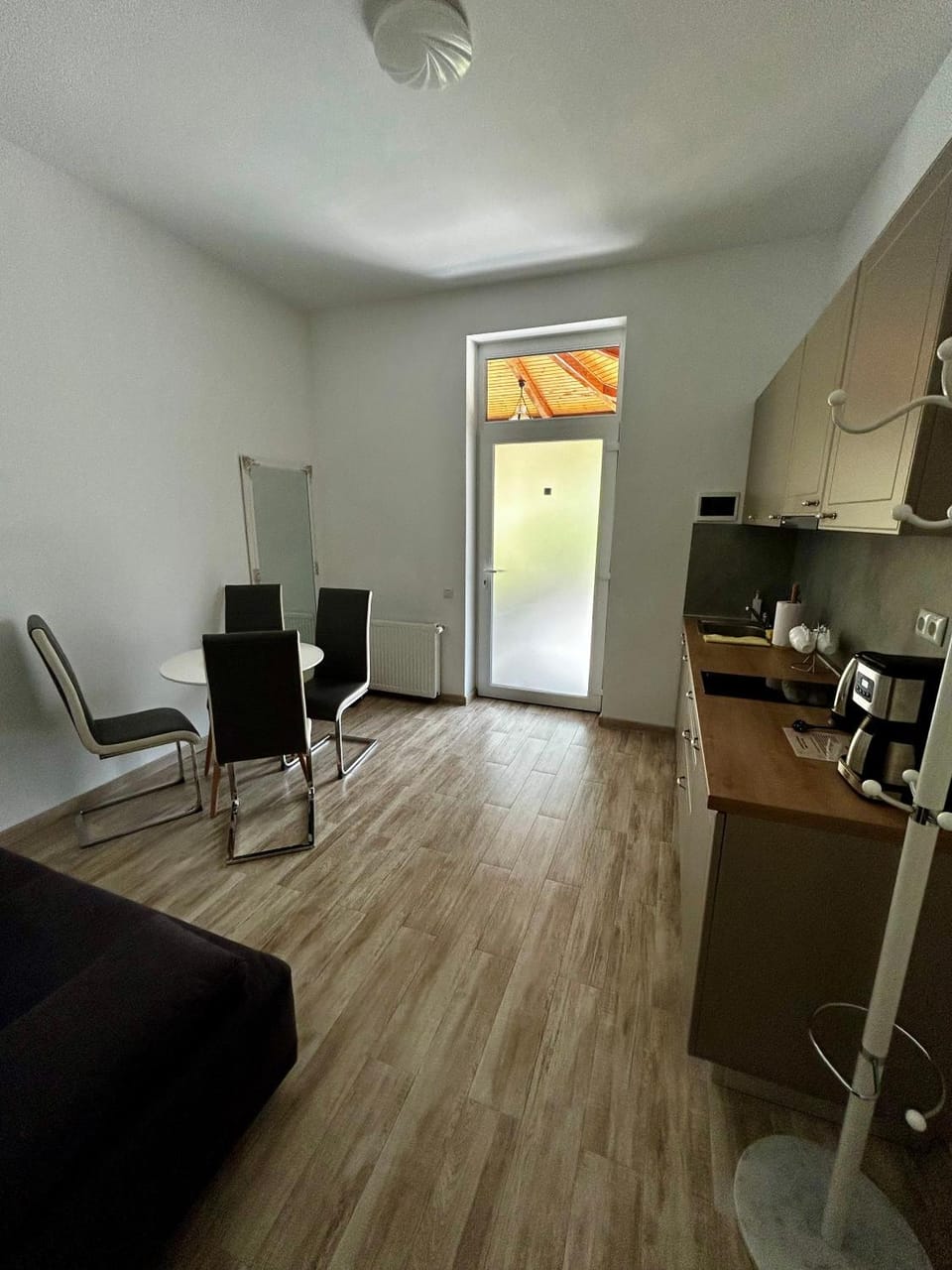 Vera Residence - Free Private Parking & Self Check-In Apartment in Timisoara