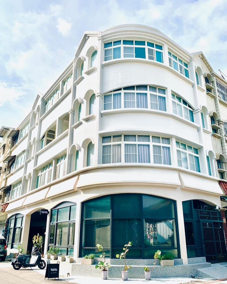 Property building, Street view