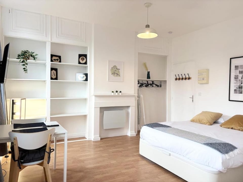 Grand studio pour 2 voyageurs - Hypercentre Apartment in Hauts-de-France