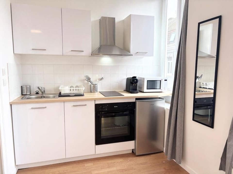 Grand studio pour 2 voyageurs - Hypercentre Apartment in Hauts-de-France