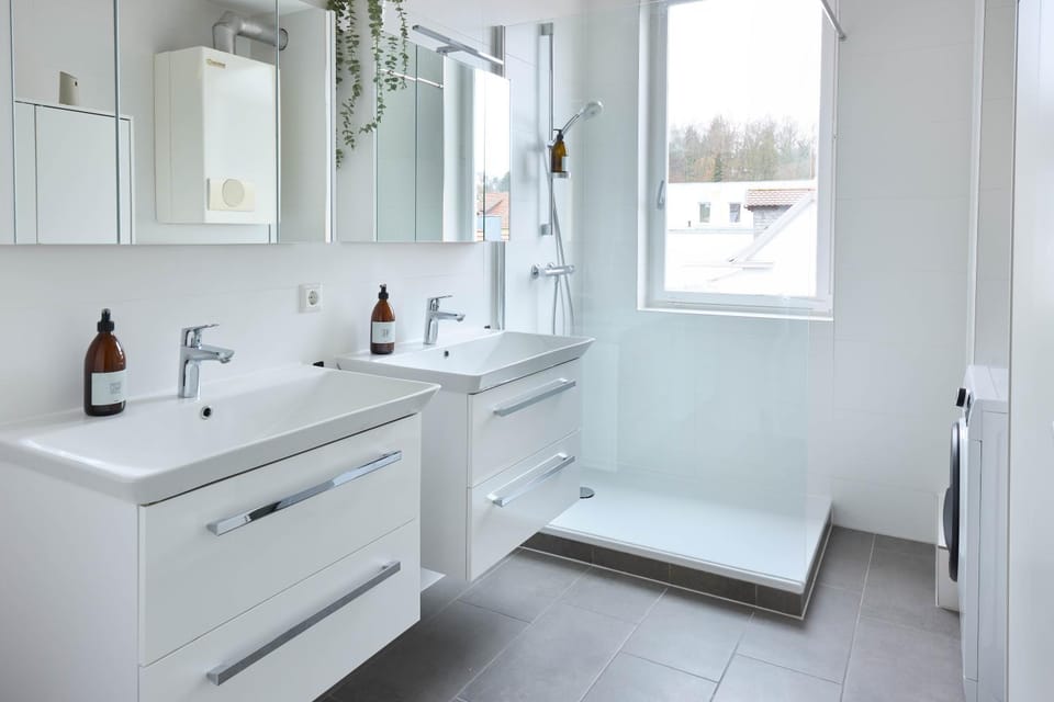 Shower, Bathroom, washing machine