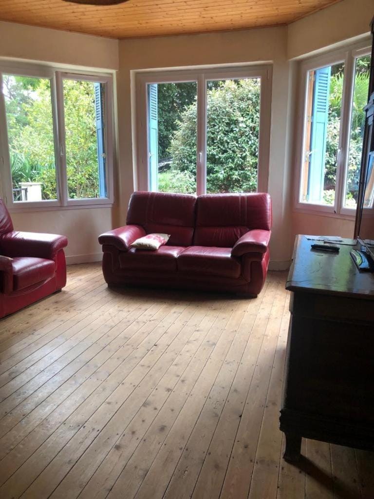 Communal lounge/ TV room