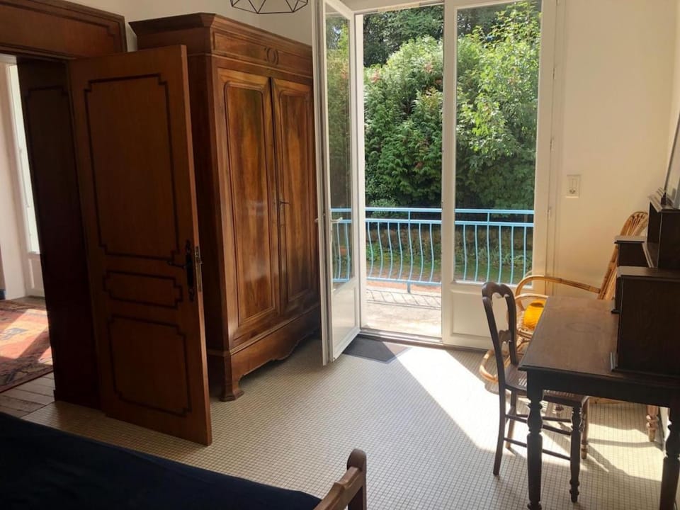View (from property/room), Balcony/Terrace, Bedroom