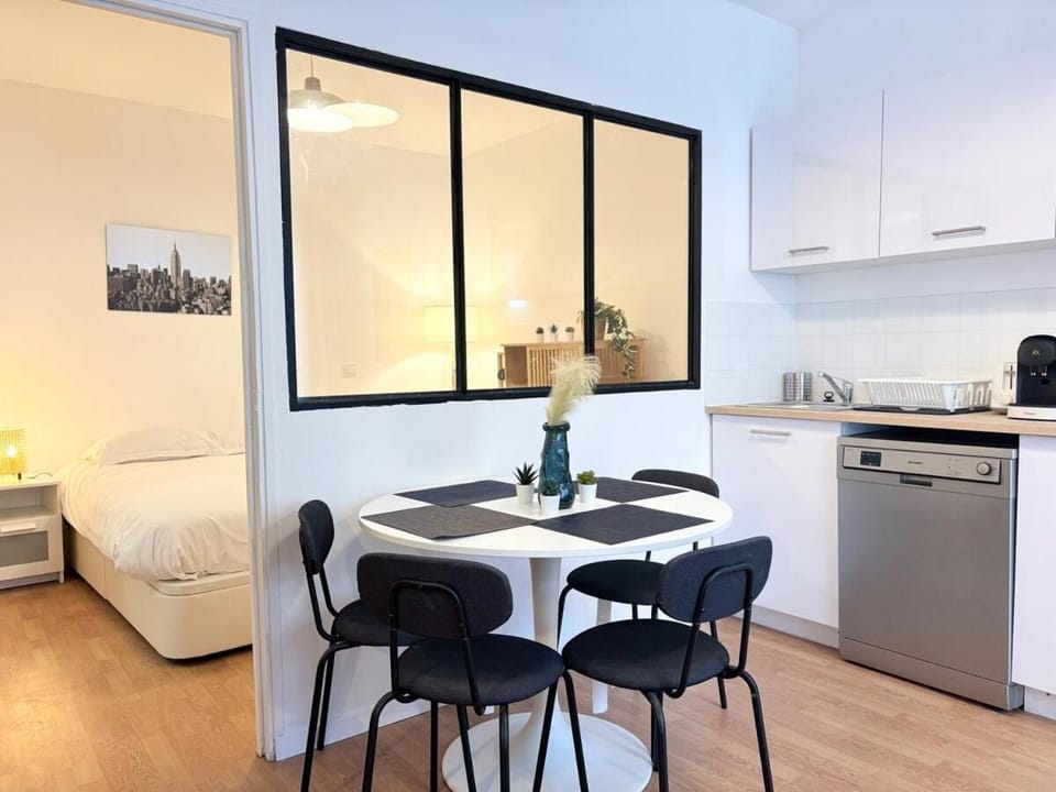 Grand appartement avec terrasse - 4 voyageurs Apartment in Flanders