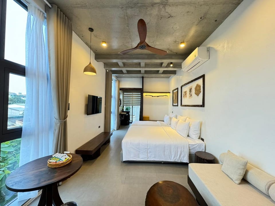 Photo of the whole room, Bedroom