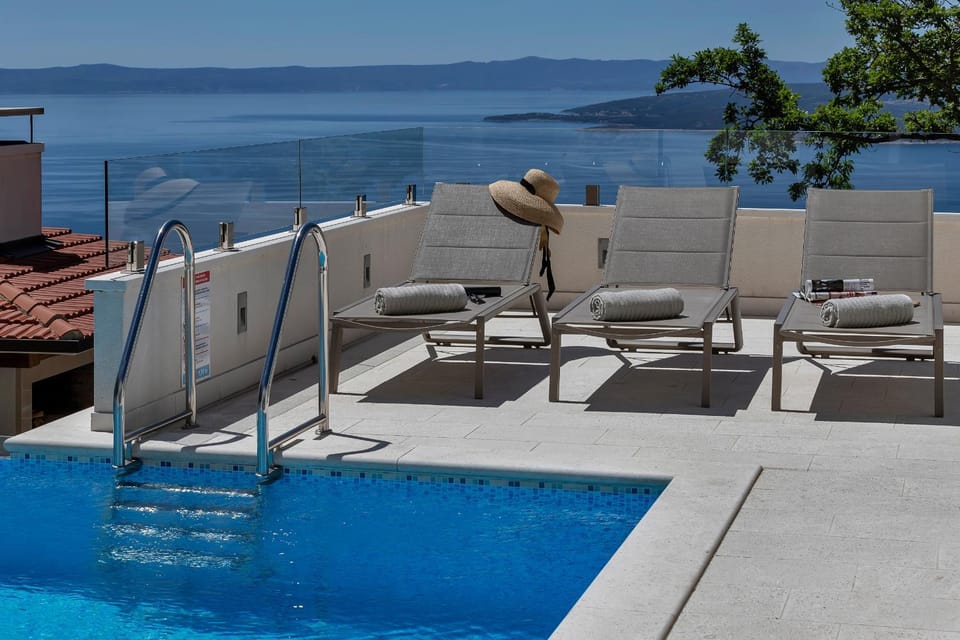 Balcony/Terrace, Sea view, Swimming pool