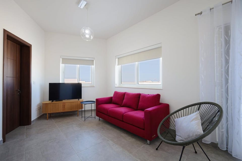 Cosy 1 BD Penthouse in Bugibba - Corner Terrace with Sea Views Apartment in Saint Paul's Bay