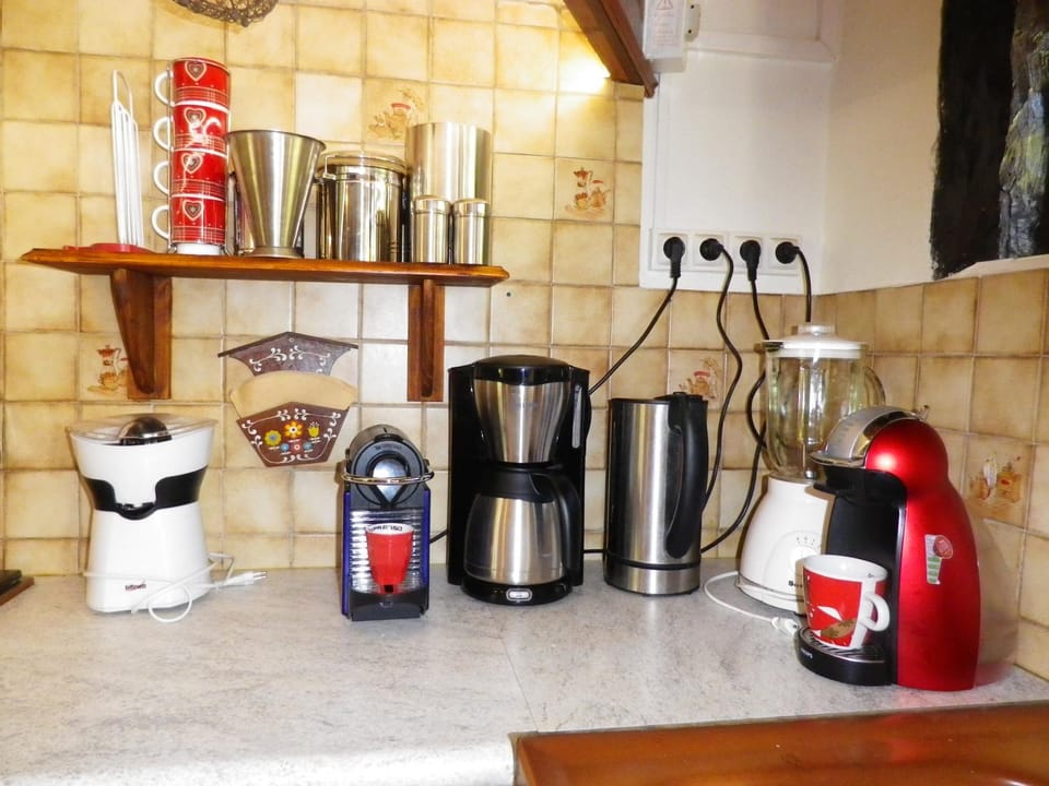 Coffee/tea facilities, Kitchen or kitchenette