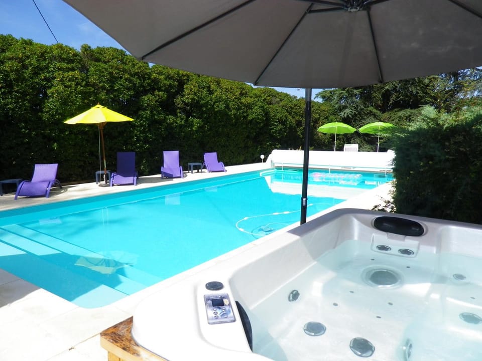 Day, Spa and wellness centre/facilities, Pool view, Swimming pool, Swimming pool, sunbed