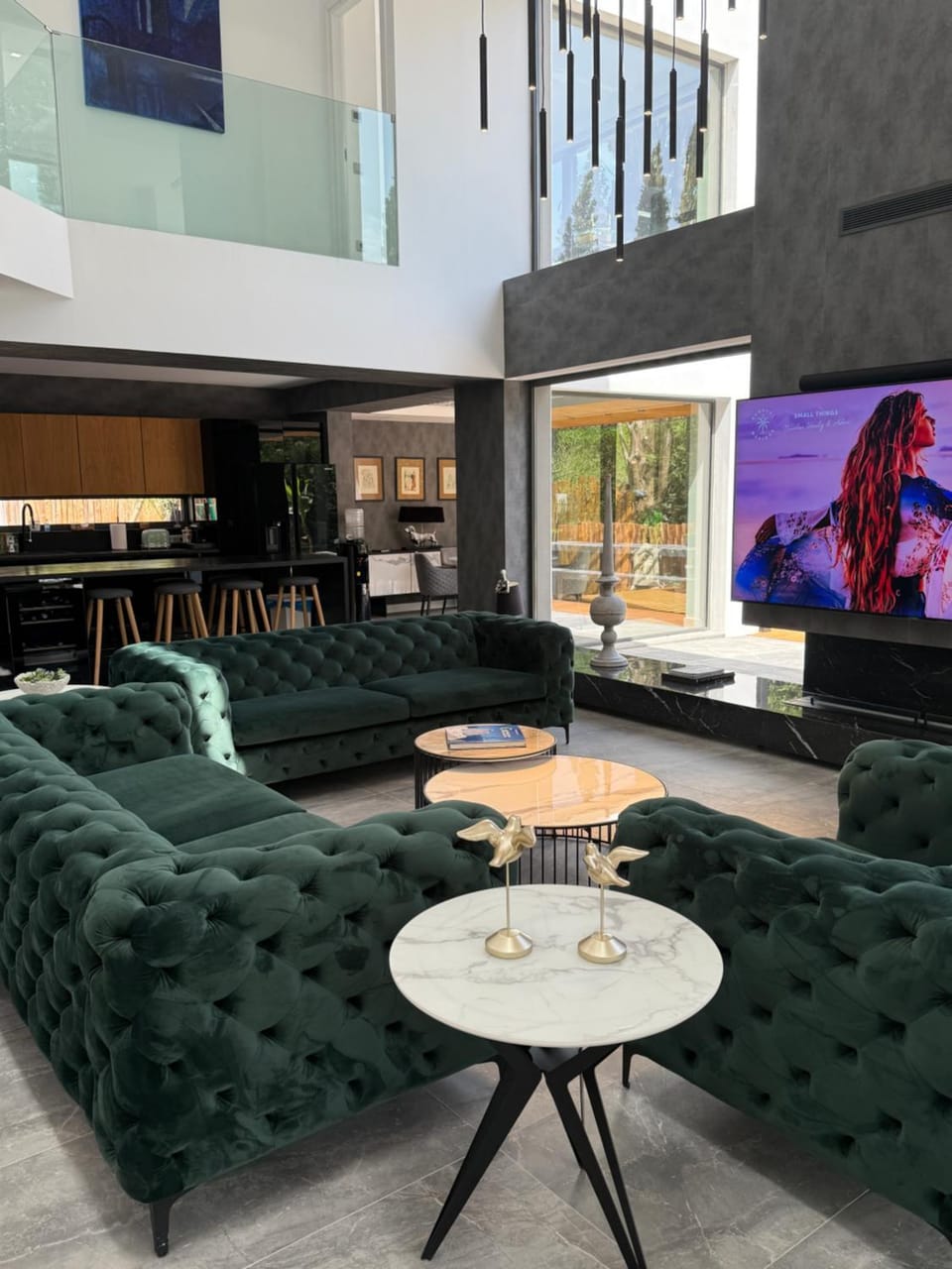 Living room, Seating area, kitchen
