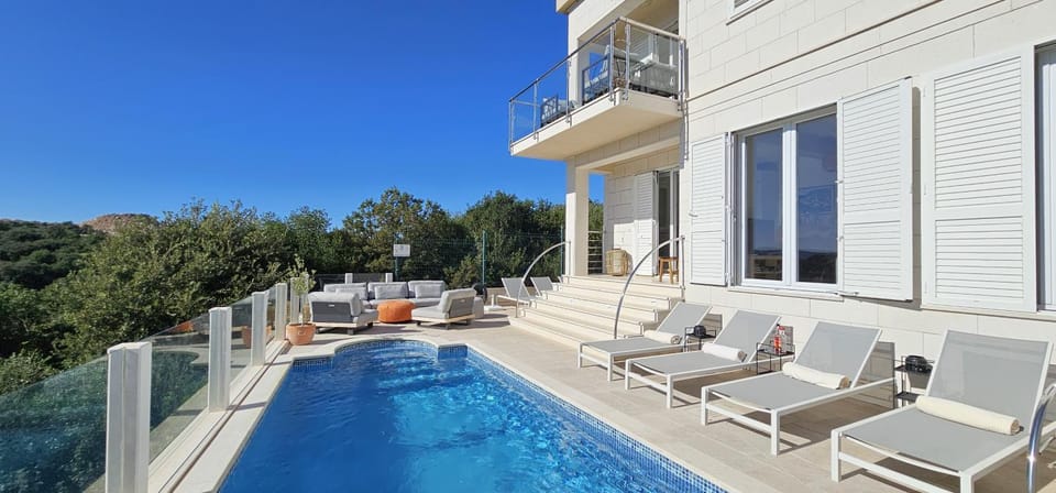 Property building, Patio, Day, View (from property/room), Balcony/Terrace, Pool view, Swimming pool, sunbed