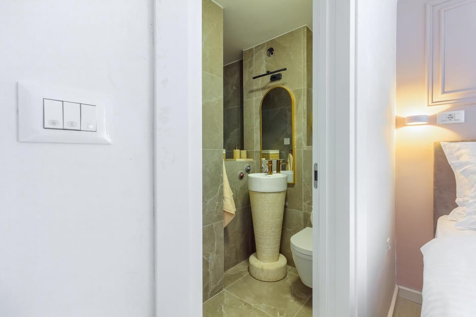 Toilet, Bathroom