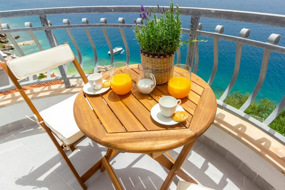 Natural landscape, Coffee/tea facilities, Balcony/Terrace, Food, Sea view, Breakfast