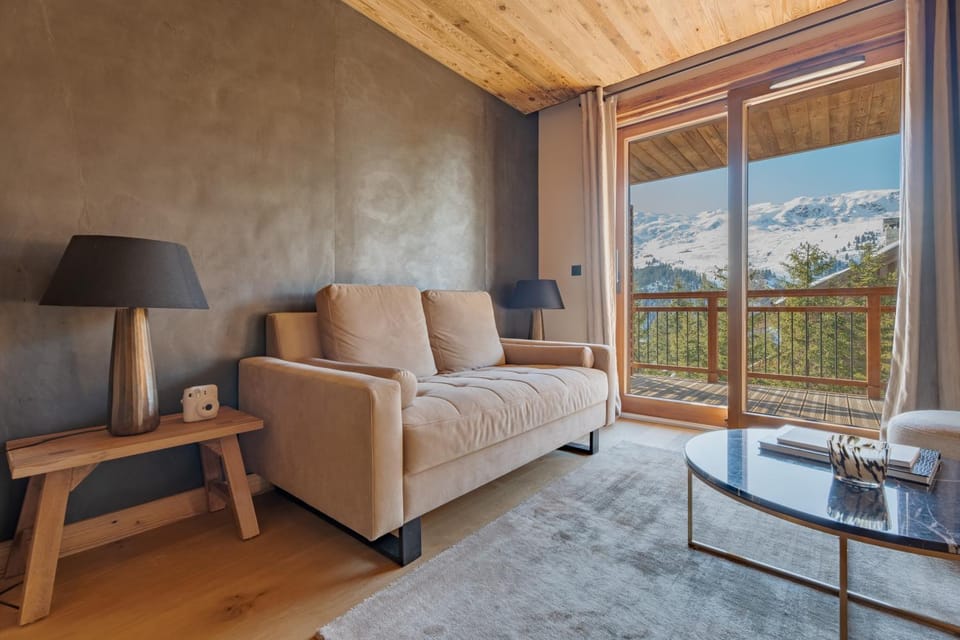 View (from property/room), Living room, Seating area