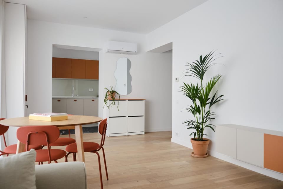 Living room, Seating area, Dining area