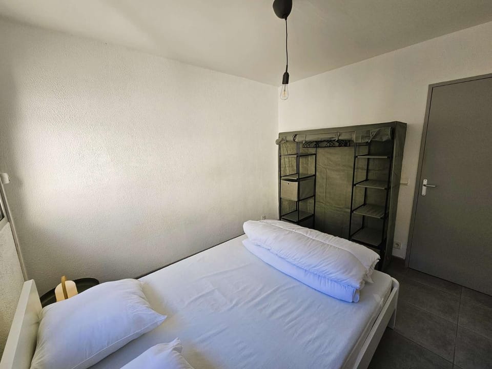 Bed, Bedroom, wardrobe