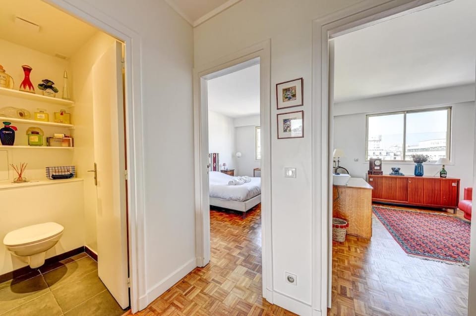 Comfort, bright and view Eiffel Tower - Levallois Apartment in Levallois-Perret