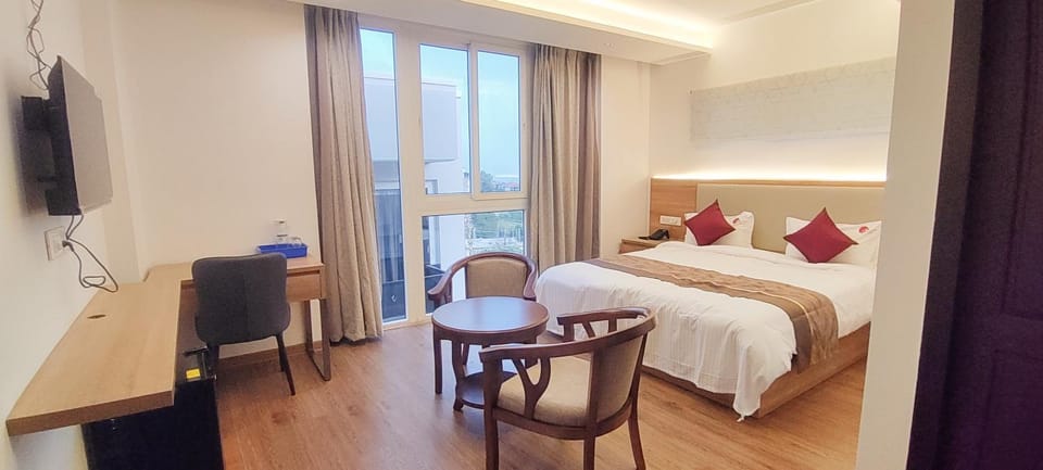 Bed, Photo of the whole room, Bedroom