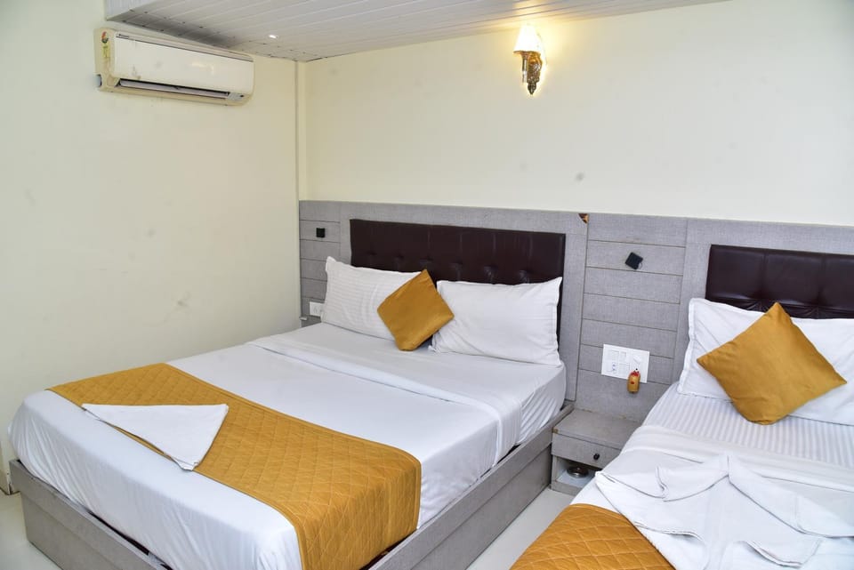 Hotel Embassy Suites Hotel in Mumbai