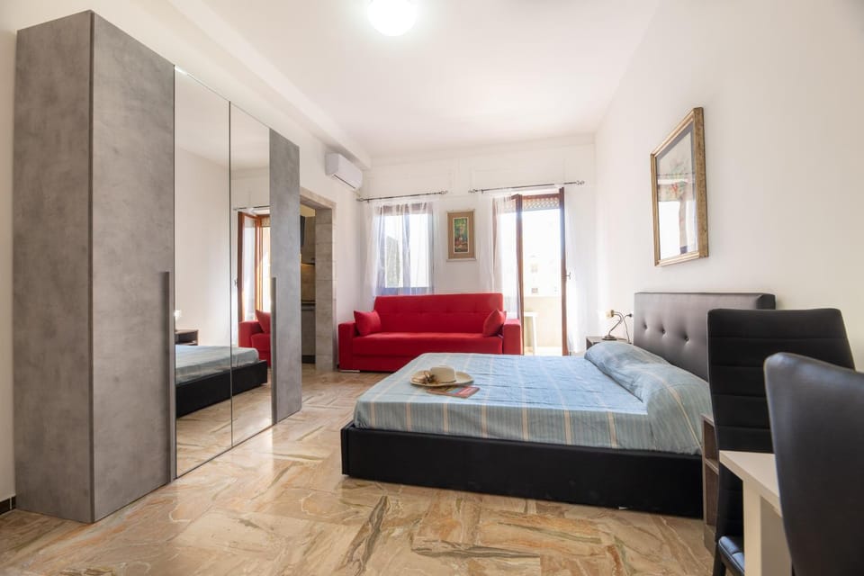 Seating area, Bedroom